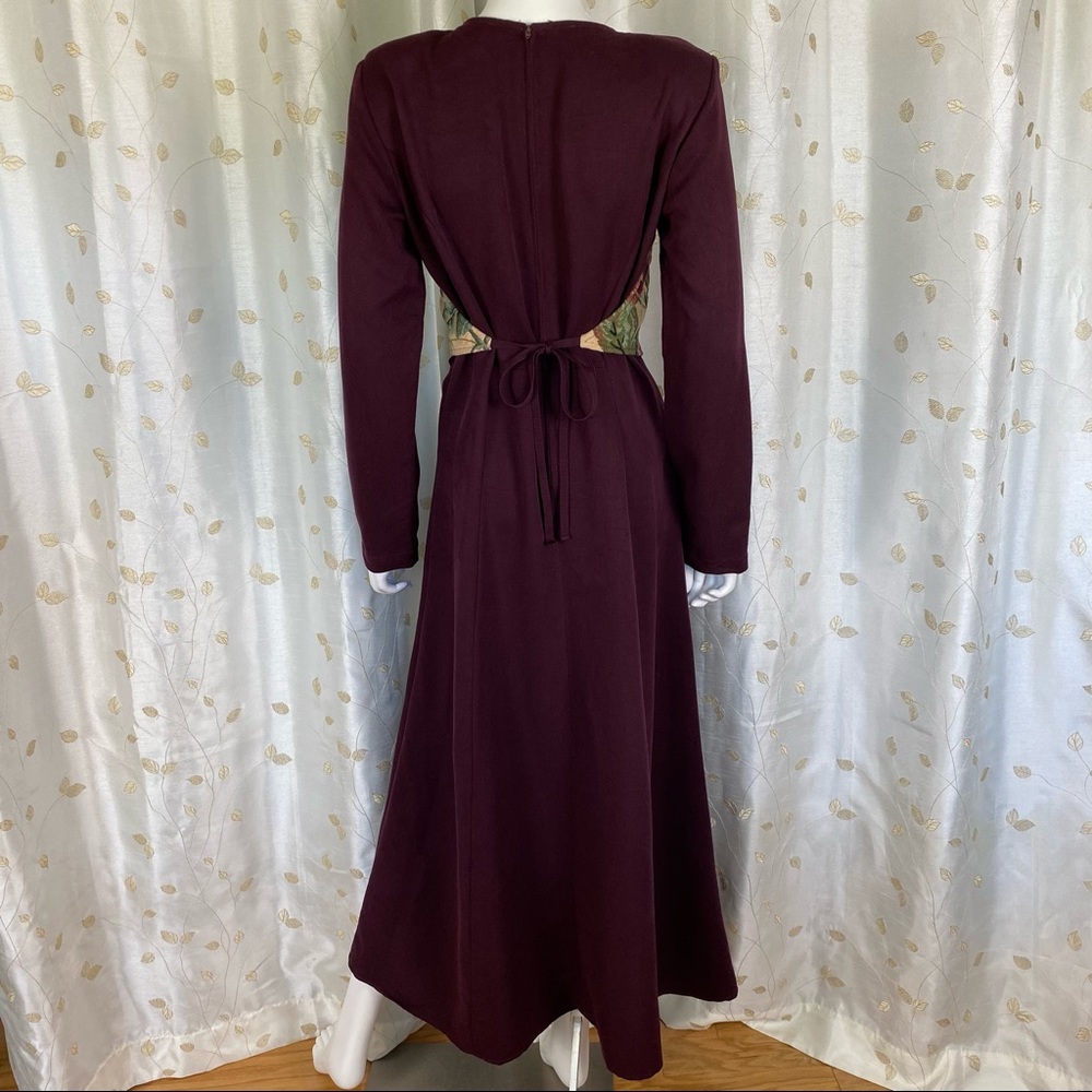 Vintages Vested Dress - Picture 6 of 12